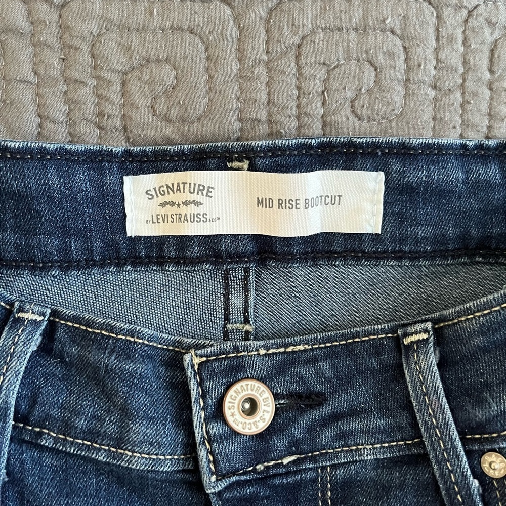 Signature by Levi Strauss Women's Dark Blue Mid-Rise Boot Cut Jeans - Picture 3 of 4